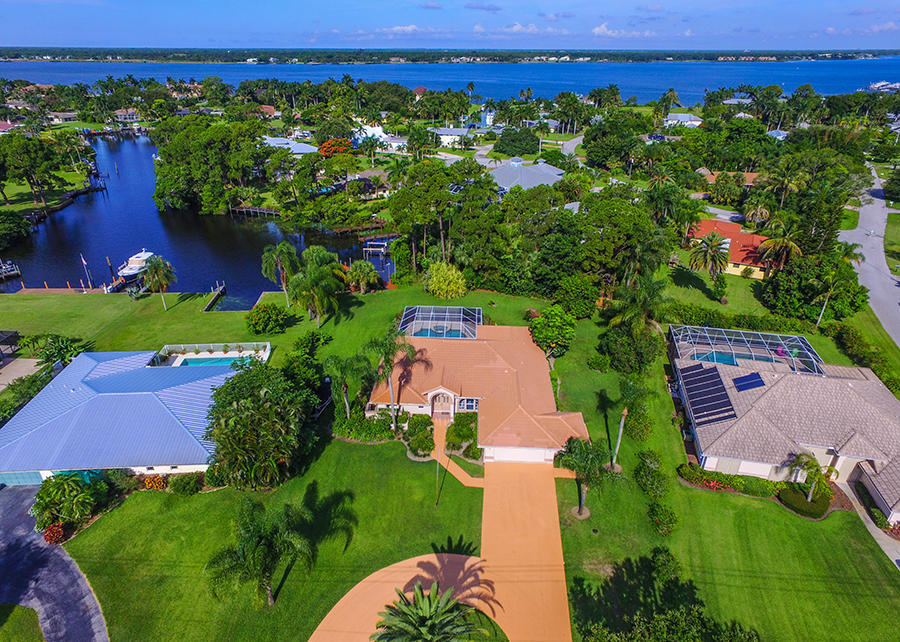 1676 NW Pine Lake Dr, Stuart, FL 34994 photo 1