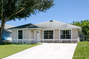 5821 SE Tangerine Blvd, Stuart, FL 34997 photo 1