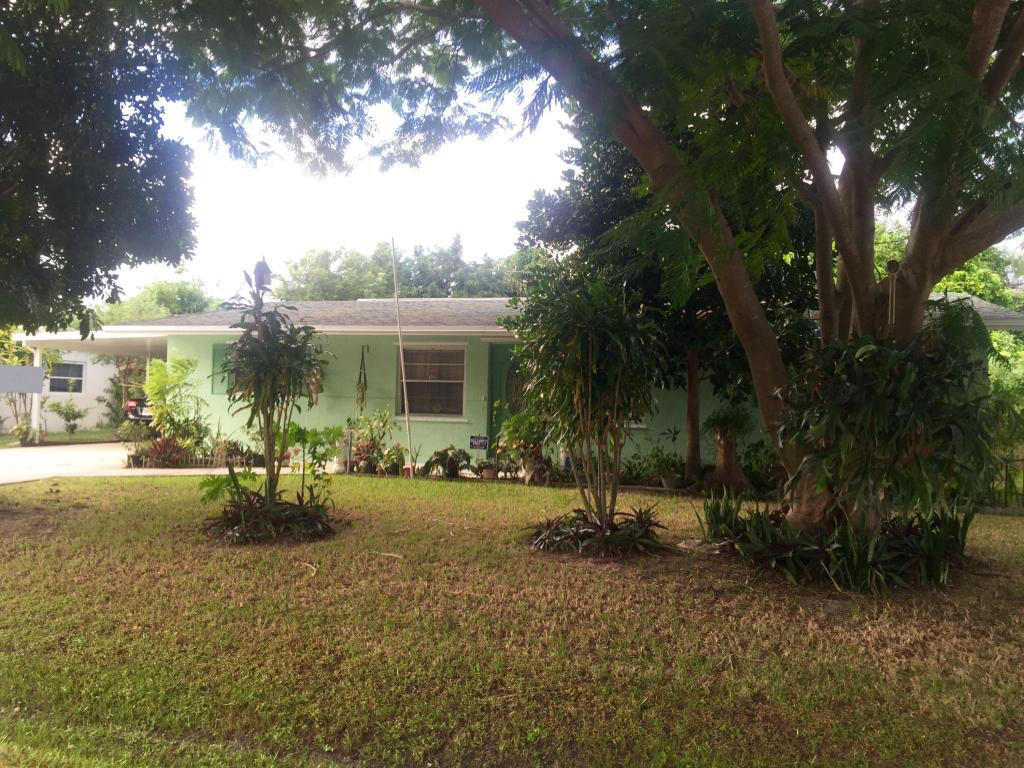 1723 SE Lafayette St, Stuart, FL 34997 photo 1