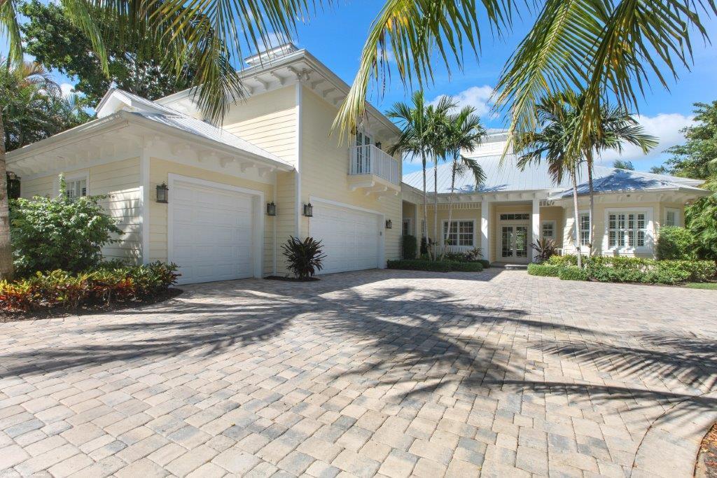 19279 Riverside Dr, Jupiter, FL 33469 photo 1