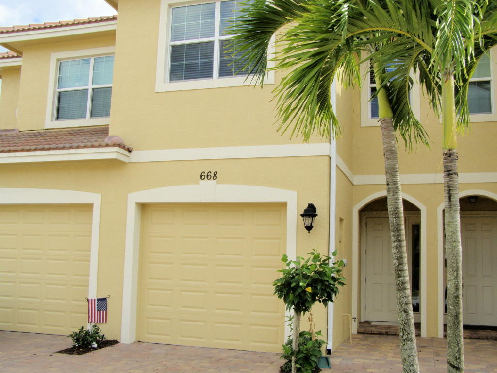 668 SW Glen Crest Way, Stuart, FL 34997 photo 1