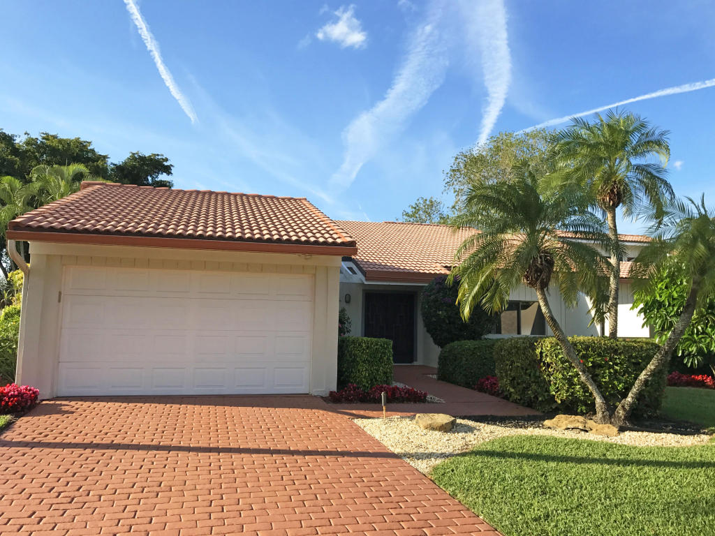 31 Glens W Dr, Boynton Beach, FL 33436 photo 1