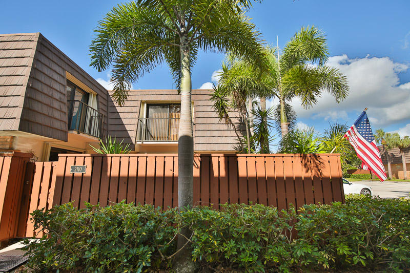 2110 21st Ct, Jupiter, FL 33477 photo 1