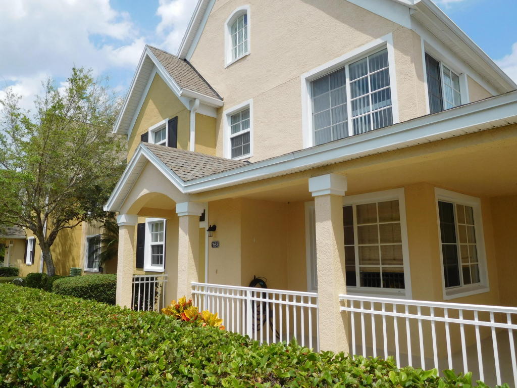 1553 SE Pomeroy St, Stuart, FL 34997 photo 1