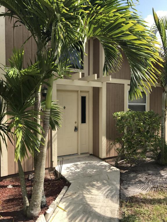 72 Maplecrest Cir, Jupiter, FL 33458 photo 1