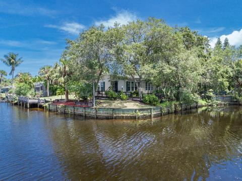 7892 SE Paradise Dr, Stuart, FL 34997 photo 1