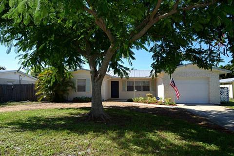 1624 SE 10th St, Stuart, FL 34996 photo 1