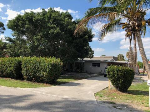 3001 SE Clayton St, Stuart, FL 34997 photo 1