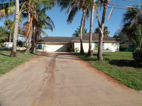 3843 SE Jefferson St, Stuart, FL 34997 photo 1