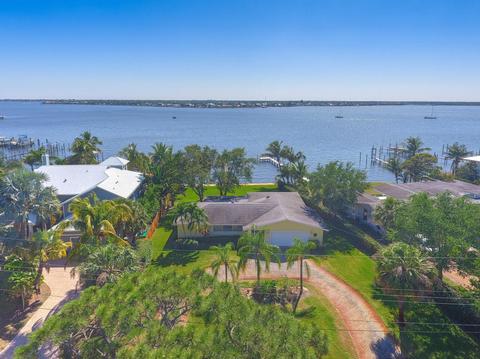 1013 NW Terrace Rd, Stuart, FL 34994 photo 1