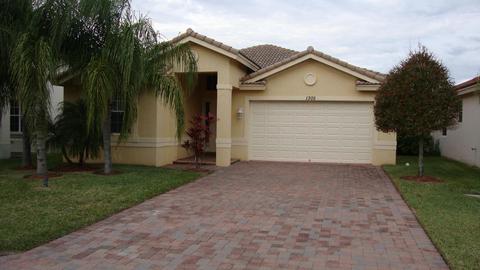 1305 SE Fleming Way, Stuart, FL 34997 photo 1