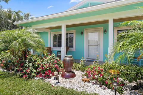 359 Dover Rd, Tequesta, FL 33469 photo 1