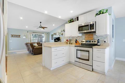 2033 SE Lafayette St, Stuart, FL 34997 photo 1