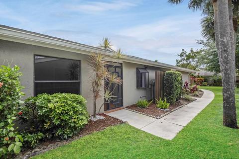 253 Meadows Dr, Boynton Beach, FL 33436 photo 1