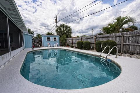 218 SW Winnachee Dr, Stuart, FL 34994 photo 1
