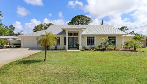 1008 SE Hall St, Stuart, FL 34996 photo 1