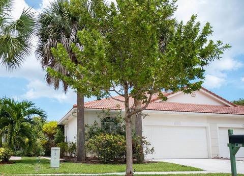 6780 SE Warwick Ln, Stuart, FL 34997 photo 1