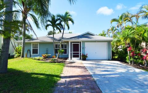 3826 SE Middle St, Stuart, FL 34997 photo 1