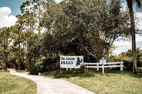 2498 SW Olds Pl, Stuart, FL 34997 photo 1
