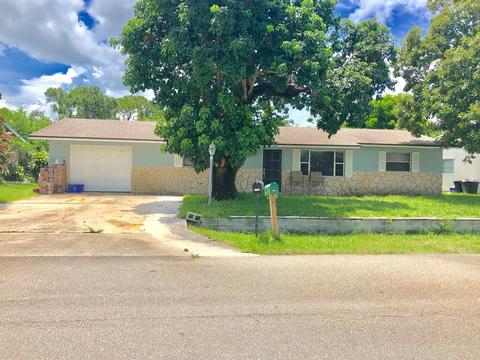 2118 SE Harrison St, Stuart, FL 34997 photo 1