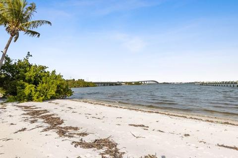 8 S Sewalls Point Rd, Stuart, FL 34996 photo 1