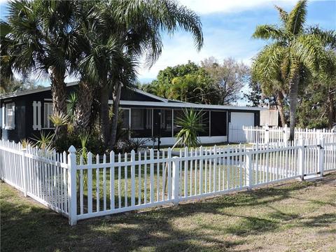 9812 Pine St, Micco, FL 32976 photo 1