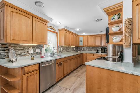193 SE Riverbend St, Stuart, FL 34997 photo 1