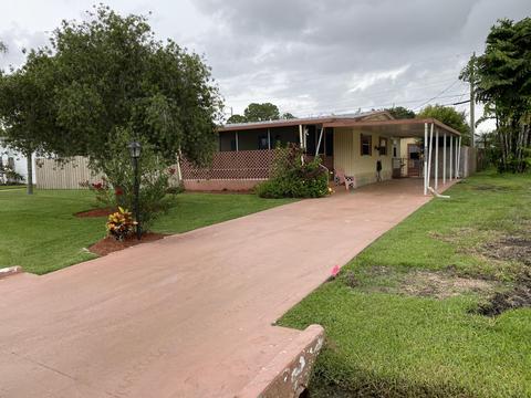 2800 SE Holly St, Stuart, FL 34997 photo 1