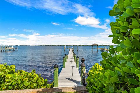 1401 SE Riverside Dr, Stuart, FL 34996 photo 1