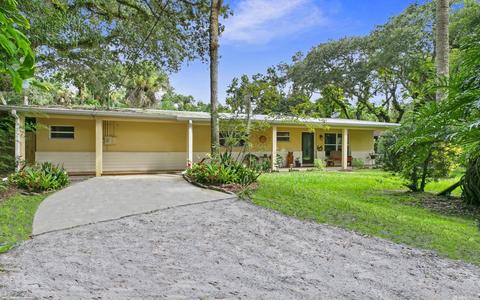7828 SW Wildwood Dr, Stuart, FL 34997 photo 1