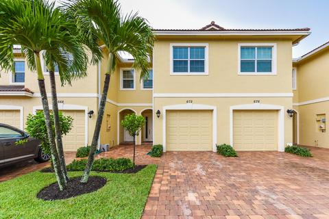 672 SW Glen Crest Way, Stuart, FL 34997 photo 1