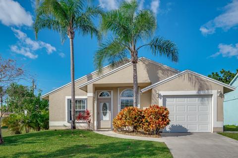 5830 SE Mitzi Ln, Stuart, FL 34997 photo 1