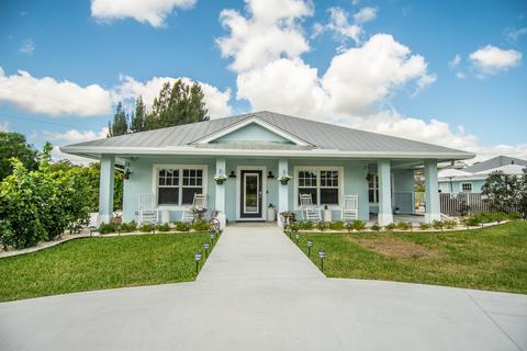 8060 SE Paulson Ave, Stuart, FL 34997 photo 1