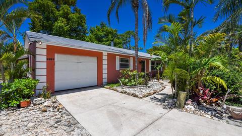 6554 SE Lillian Ct, Stuart, FL 34997 photo 1