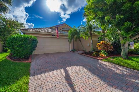 1051 SE Westminster Pl, Stuart, FL 34997 photo 1