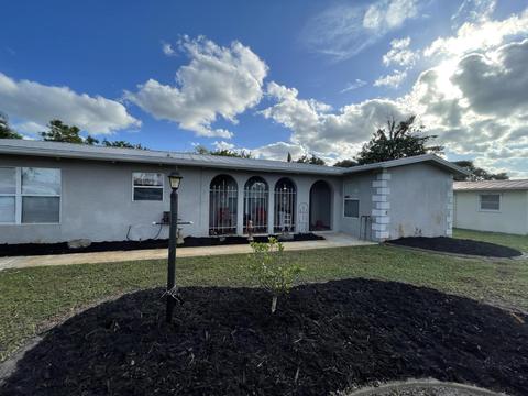 219 SW Winnachee Dr, Stuart, FL 34994 photo 1