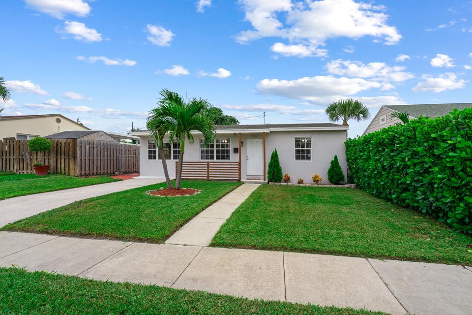 727 Summit Blvd, West Palm Beach, FL 33405 1 photo Movoto