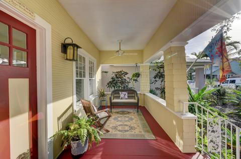 417 SW California Ave, Stuart, FL 34994 photo 1