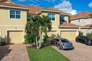 559 SW Glen Crest Way, Stuart, FL 34997 photo 1