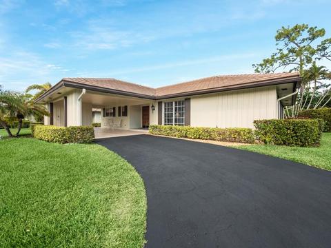 473 Forestview Dr, Atlantis, FL 33462 photo 1