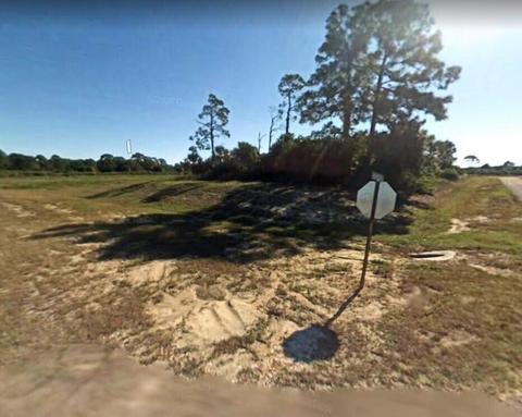5001 E Hummingbird Dr, Labelle, FL 33935