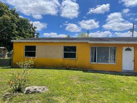 6110 SW 16 St, North Lauderdale, FL 33068