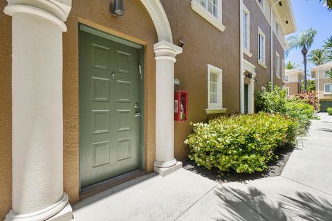 2845 NE 185th St #904, Aventura, FL 33180