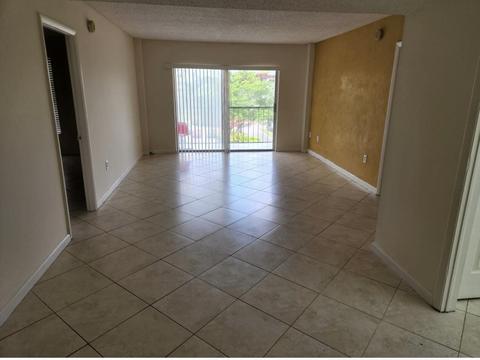 4156 Inverrary Dr #403, Lauderhill, FL 33319