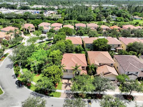 326 Gazetta Way, West Palm Beach, FL 33413