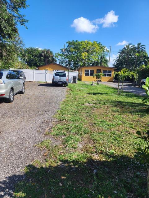 1812 Breezy Ln, West Palm Beach, FL 33417