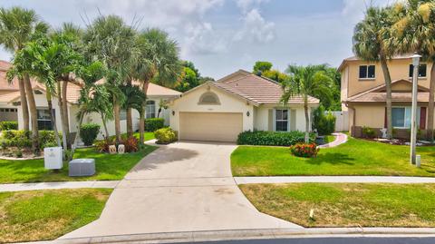 7927 Manor Forest Blvd, Boynton Beach, FL 33436