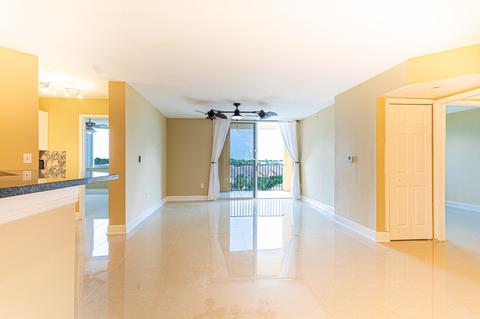 1000 Scotia Dr #503, Hypoluxo, FL 33462