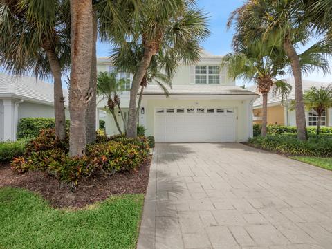 18 Brighton Ct, Palm Beach Gardens, FL 33418