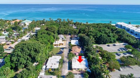 4 Bel Air Dr, Boynton Beach, FL 33435
